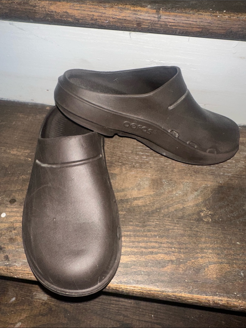 OOFOS Brown Slip-On Foam Men's Size 8/Women's Size 10